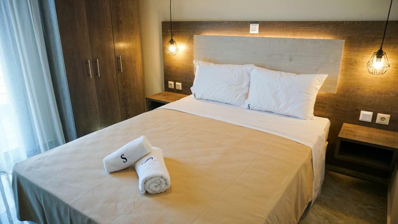 Sinodinos Deluxe Apartments Afytos Luaran gambar