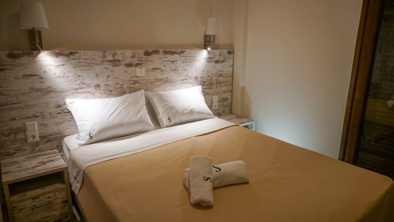 Sinodinos Deluxe Apartments Afytos Luaran gambar