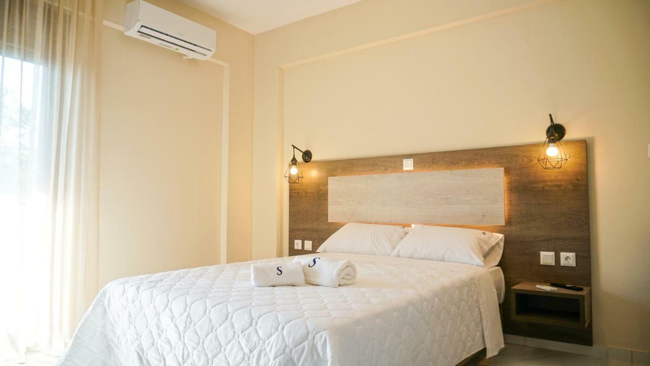 Sinodinos Deluxe Apartments Afytos Luaran gambar