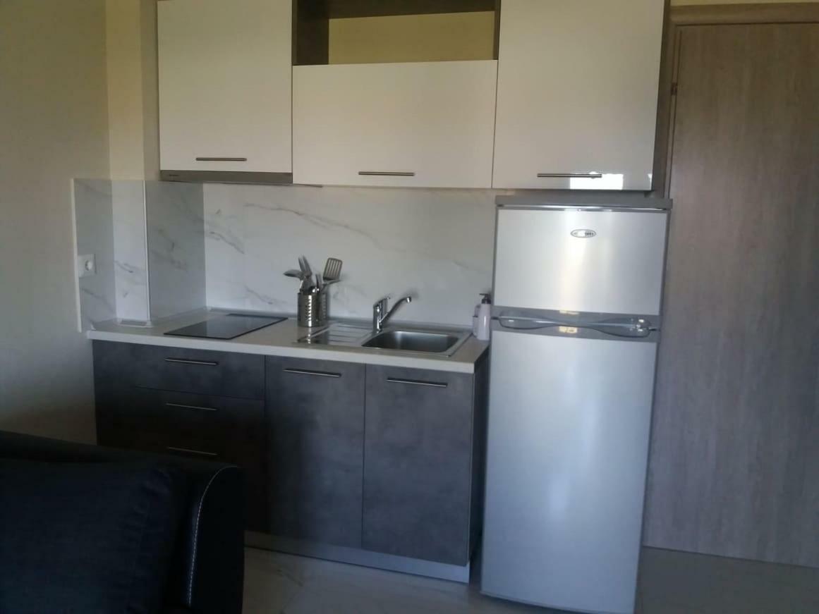 Sinodinos Deluxe Apartments Afytos Luaran gambar