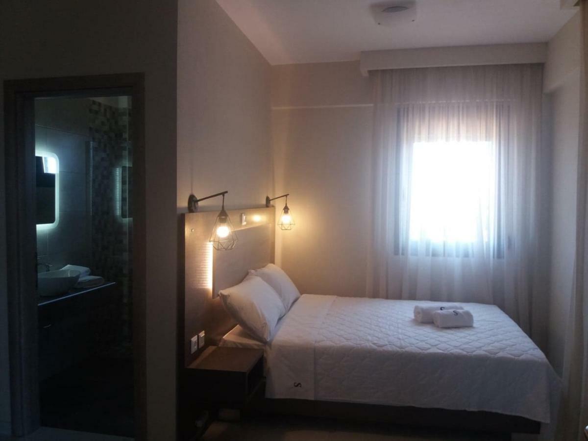 Sinodinos Deluxe Apartments Afytos Luaran gambar